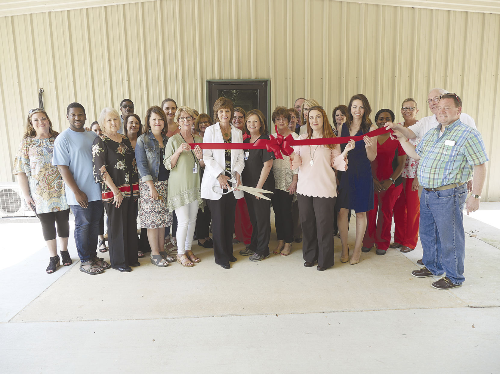 Ribbon cutting at Ashley Family Clinic in Crossett